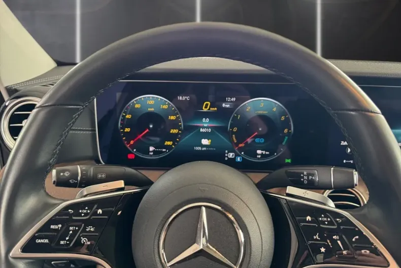 Mercedes-Benz E 300 din 2022 cu 86.009 km - oferta MER159949 - foto 7