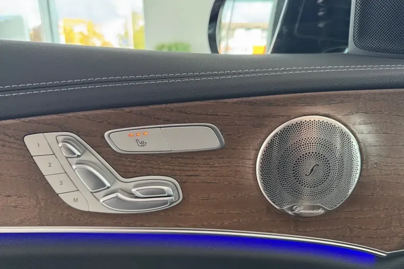 Mercedes-Benz E 300 din 2022 cu 86.009 km - oferta MER159949 - foto 13