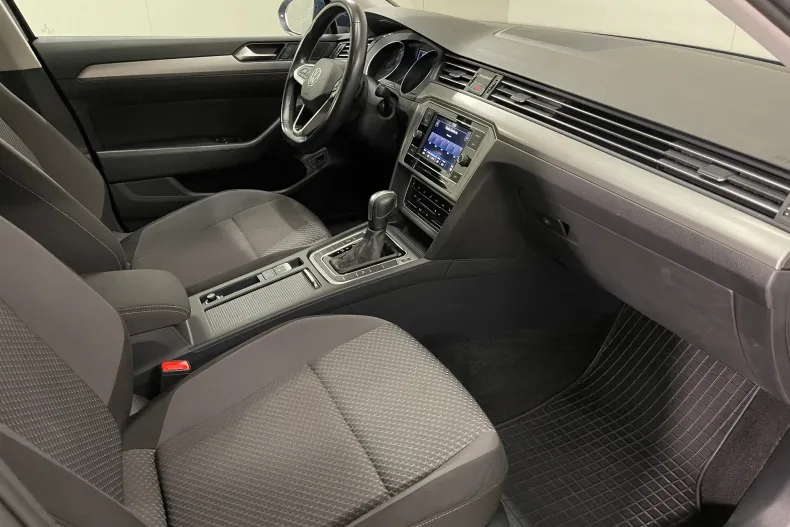 Volkswagen Passat din 2021 cu 118.632 km - oferta VOL159993 - foto 10