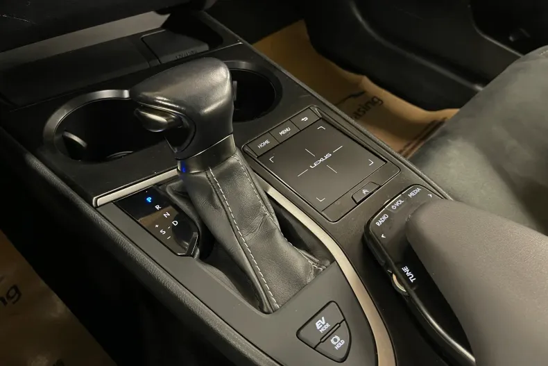 Lexus UX din 2021 cu 95.429 km - oferta LEX159999 - foto 22