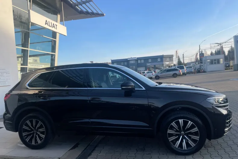 Volkswagen Touareg din 2025 cu 1 km - oferta VOL160017 - foto 3