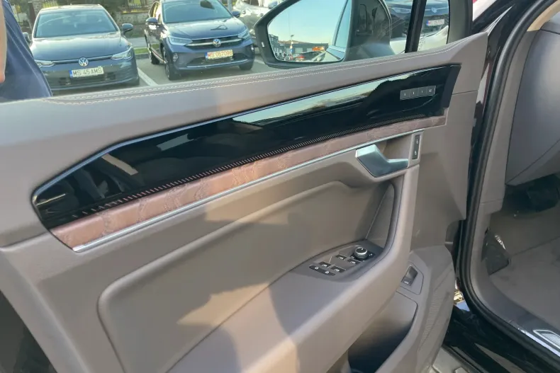 Volkswagen Touareg din 2025 cu 1 km - oferta VOL160017 - foto 10