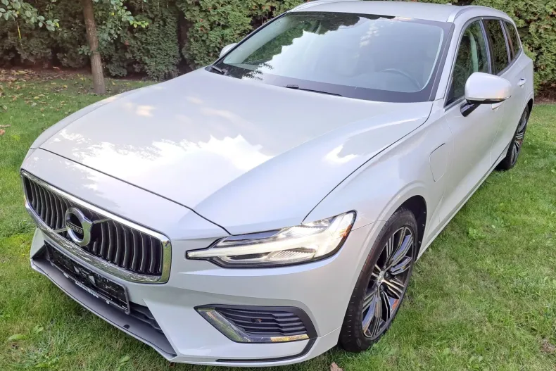 Volvo V60 din 2021 cu 177.125 km - oferta VOL160031 - foto 1