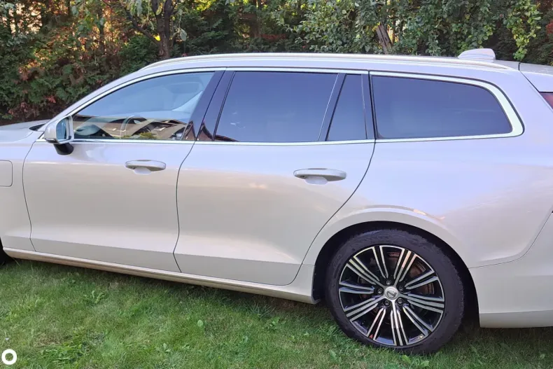 Volvo V60 din 2021 cu 177.125 km - oferta VOL160031 - foto 4