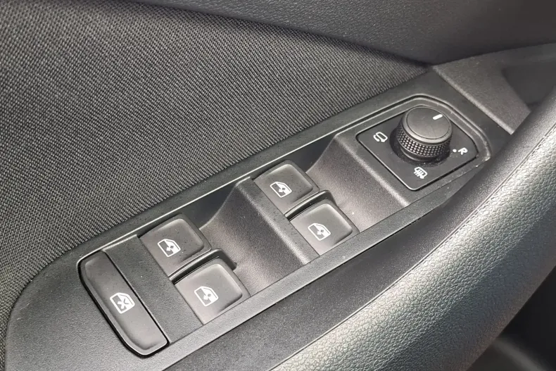 Skoda Kamiq din 2025 cu 18.538 km - oferta SKO160035 - foto 17