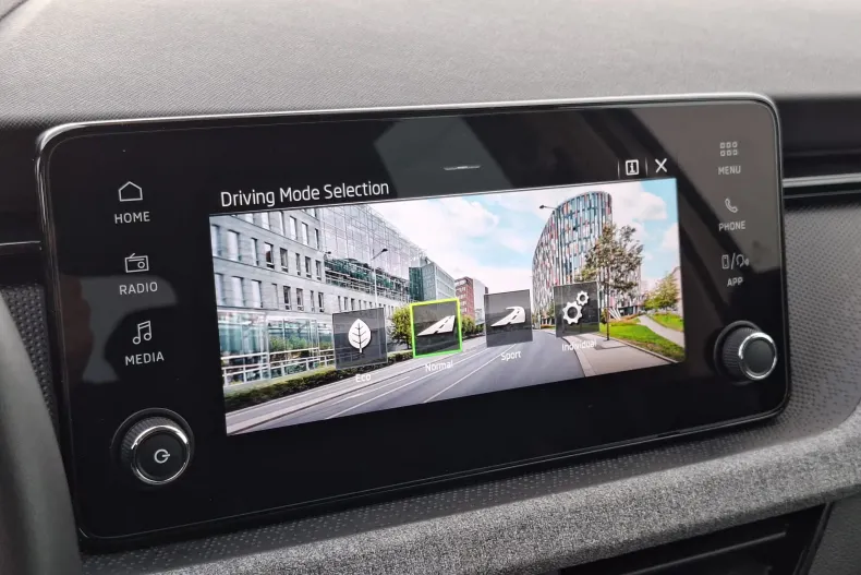 Skoda Kamiq din 2025 cu 18.538 km - oferta SKO160035 - foto 32