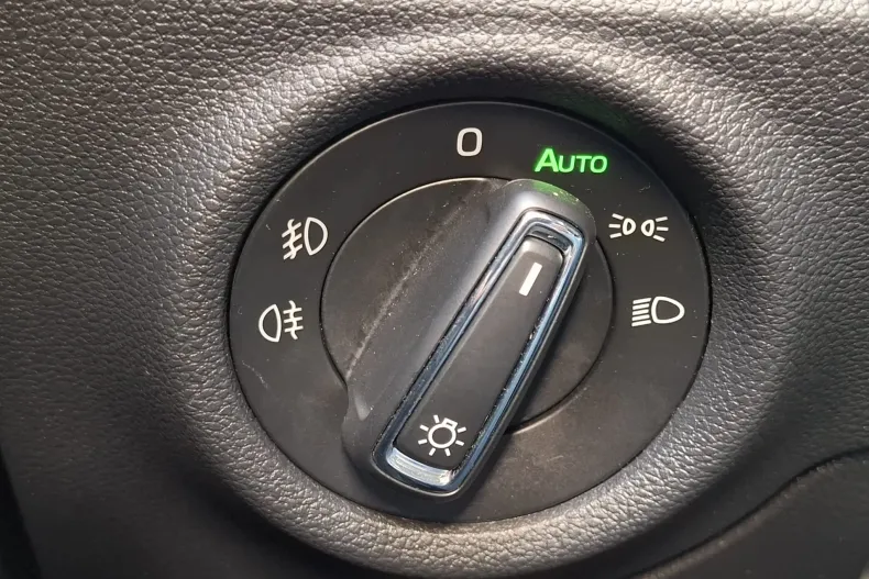 Skoda Kamiq din 2025 cu 15.086 km - oferta SKO160036 - foto 26