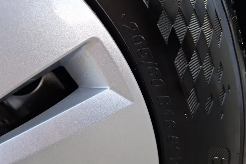 Skoda Kamiq din 2025 cu 15.086 km - oferta SKO160036 - foto 31