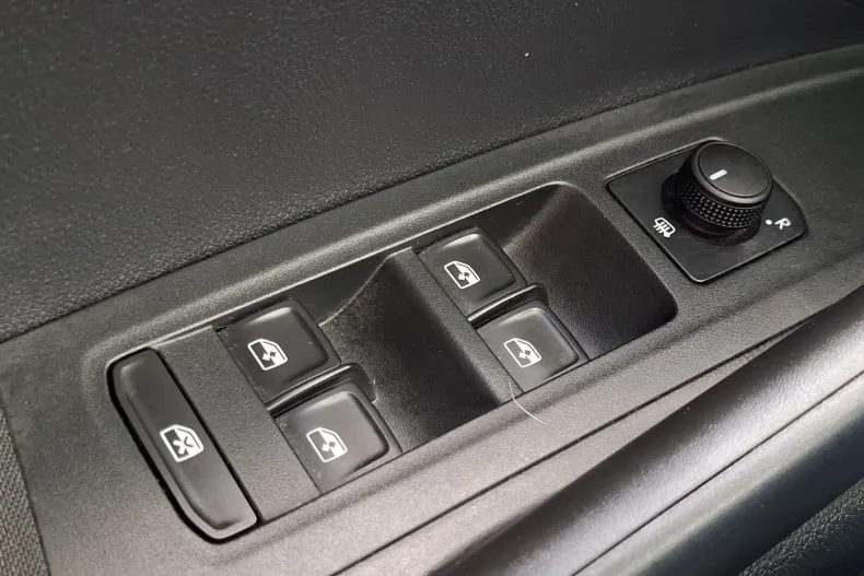 Skoda Fabia din 2025 cu 18.273 km - oferta SKO160037 - foto 8