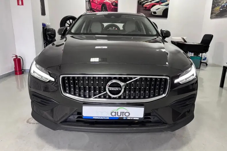Volvo V60 din 2022 cu 45.000 km - oferta VOL160054 - foto 2