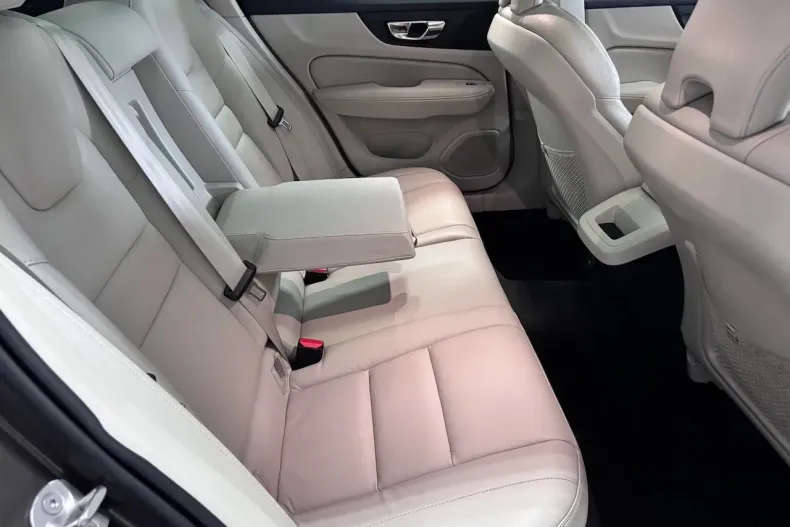 Volvo V60 din 2022 cu 45.000 km - oferta VOL160054 - foto 19