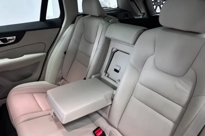 Volvo V60 din 2022 cu 45.000 km - oferta VOL160054 - foto 21