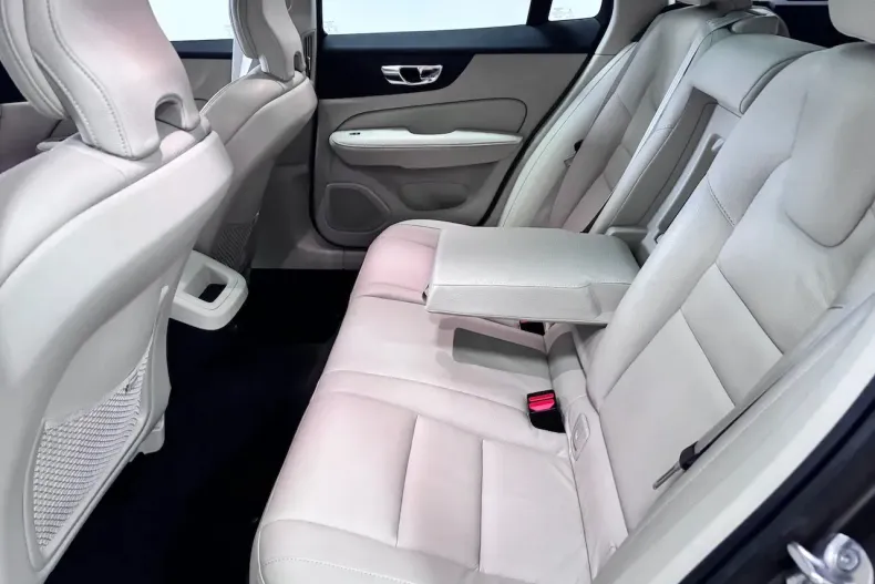 Volvo V60 din 2022 cu 45.000 km - oferta VOL160054 - foto 22