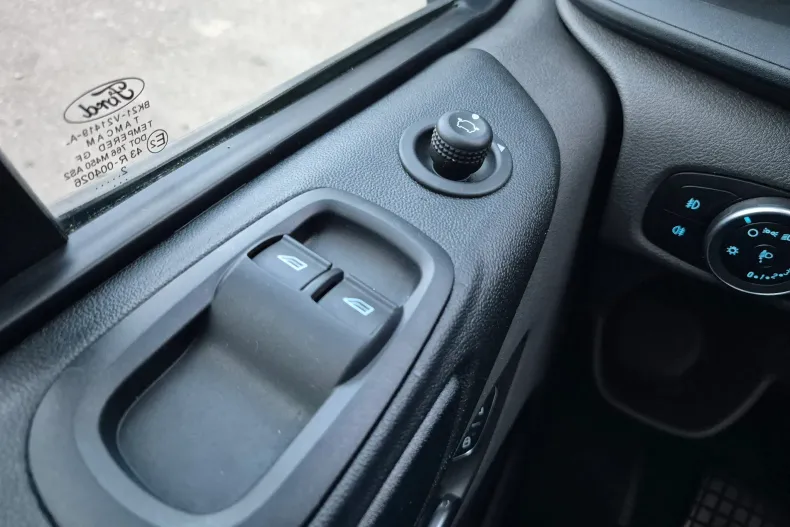 Ford Transit Custom din 2022 cu 69.929 km - oferta FOR160094 - foto 26