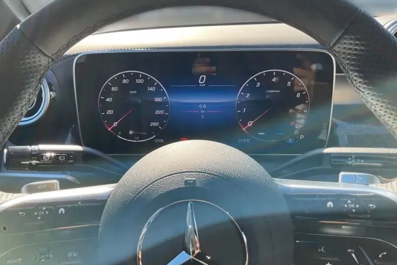 Mercedes-Benz GLC din 2025 cu 14.900 km - oferta MER160097 - foto 13