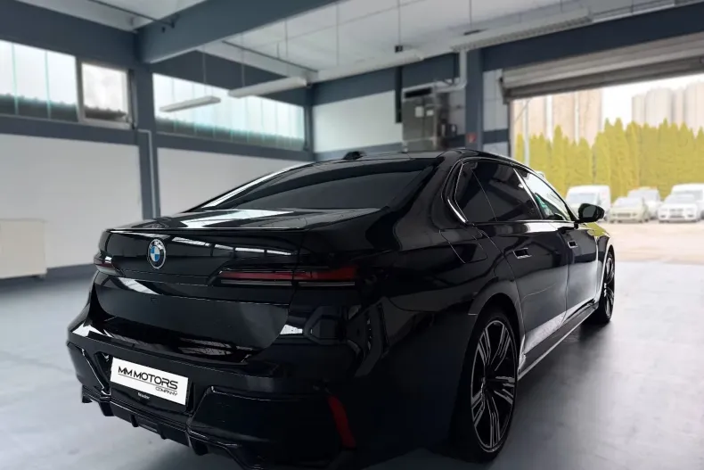 BMW Seria 7 din 2023 cu 21.000 km - oferta BMW160098 - foto 3