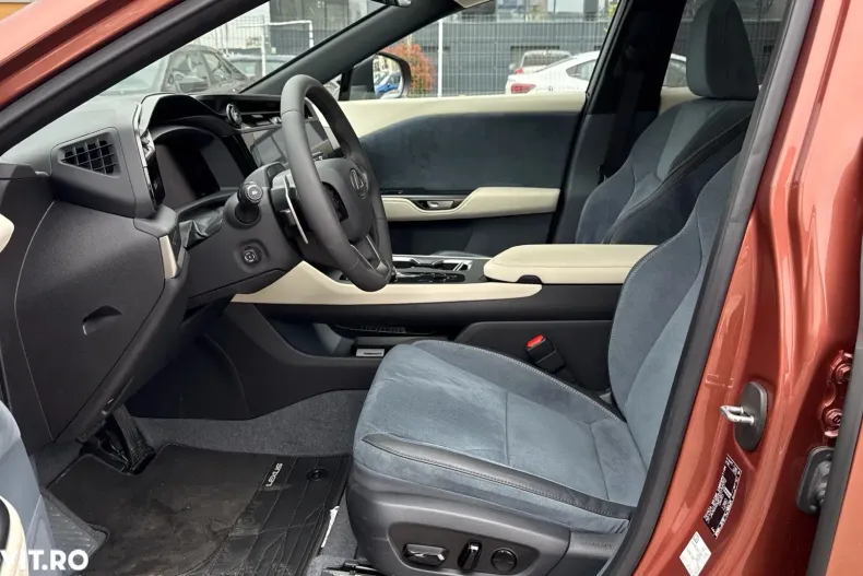 Lexus RZ din 2023 cu 5.433 km - oferta LEX160105 - foto 13