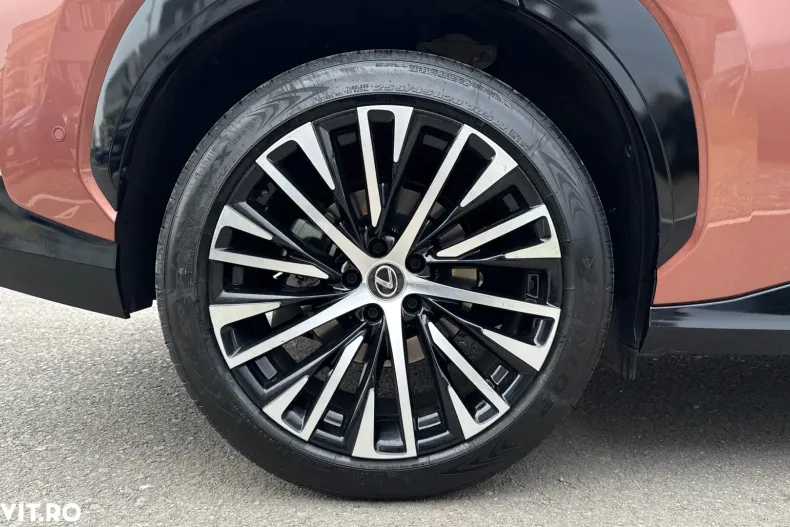 Lexus RZ din 2023 cu 5.433 km - oferta LEX160105 - foto 17