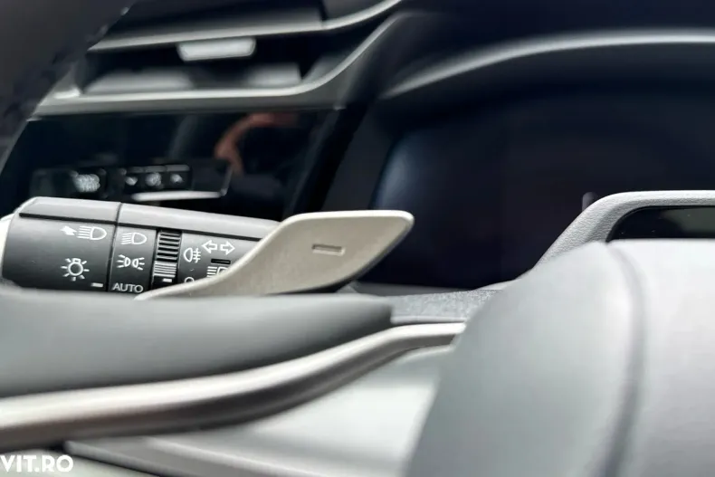 Lexus RZ din 2023 cu 5.433 km - oferta LEX160105 - foto 33