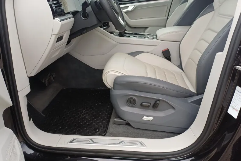 Volkswagen Touareg din 2019 cu 105.650 km - oferta VOL160120 - foto 10