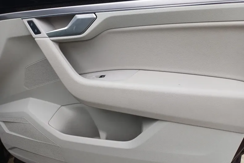 Volkswagen Touareg din 2019 cu 105.650 km - oferta VOL160120 - foto 23