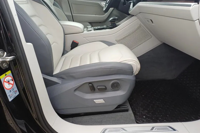 Volkswagen Touareg din 2019 cu 105.650 km - oferta VOL160120 - foto 24