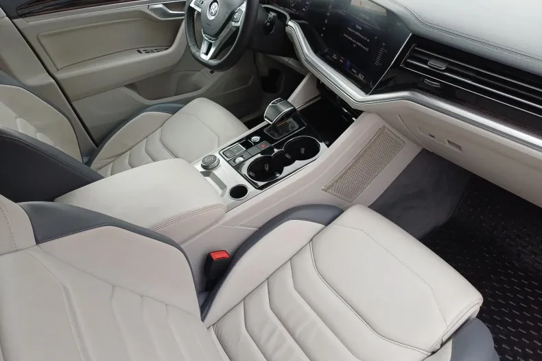 Volkswagen Touareg din 2019 cu 105.650 km - oferta VOL160120 - foto 25