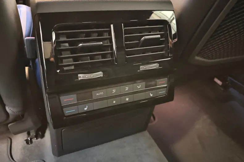 Volkswagen Touareg din 2026 cu 1 km - oferta VOL160132 - foto 9