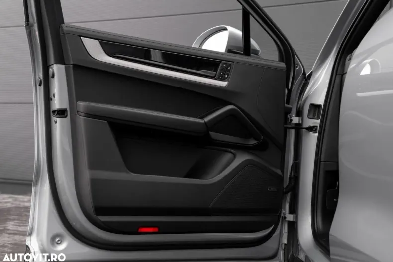 Porsche Cayenne din 2024 cu 15.426 km - oferta POR160137 - foto 27