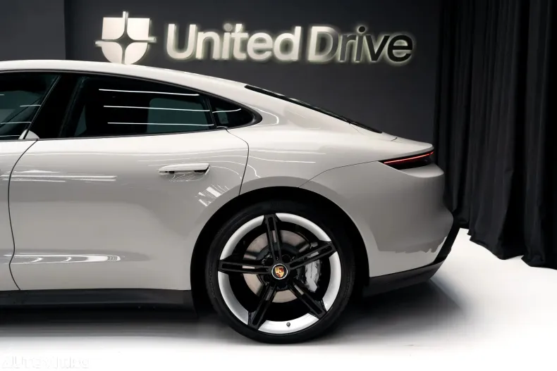 Porsche Taycan din 2023 cu 20 km - oferta POR160144 - foto 14