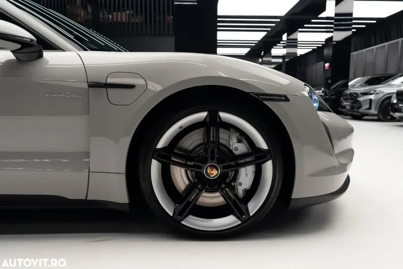 Porsche Taycan din 2023 cu 20 km - oferta POR160144 - foto 37