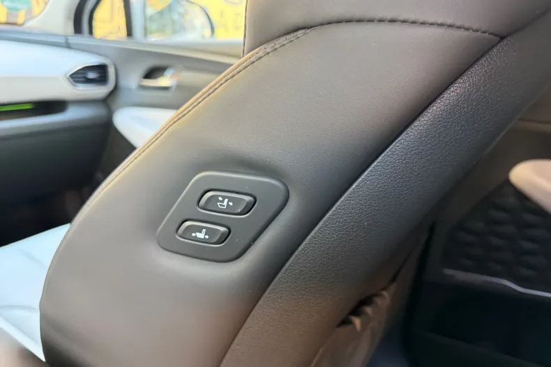 Hyundai SANTA FE din 2021 cu 69.000 km - oferta HYU160163 - foto 24