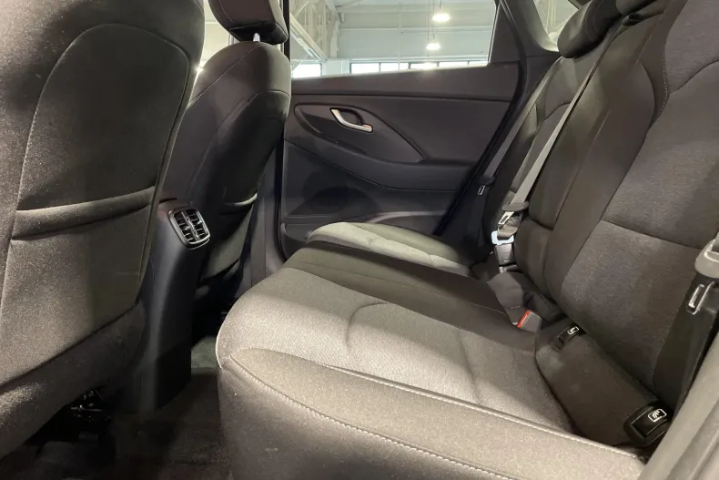 Hyundai i30 din 2023 cu 91.102 km - oferta HYU160165 - foto 12