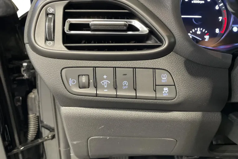 Hyundai i30 din 2023 cu 91.102 km - oferta HYU160165 - foto 15