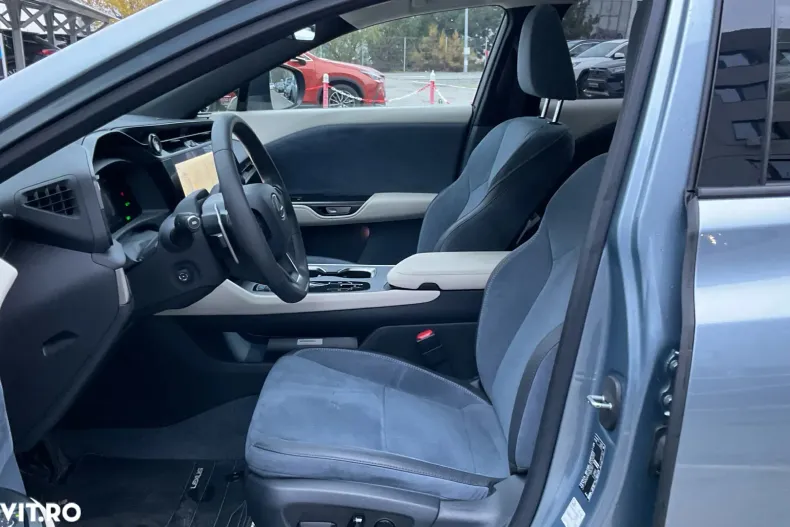 Lexus RZ din 2023 cu 7.946 km - oferta LEX160193 - foto 14