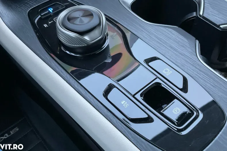 Lexus RZ din 2023 cu 7.946 km - oferta LEX160193 - foto 33