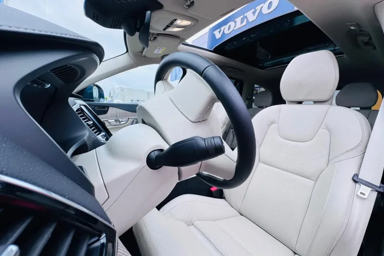 Volvo XC90 din 2024 cu 48.472 km - oferta VOL160201 - foto 8