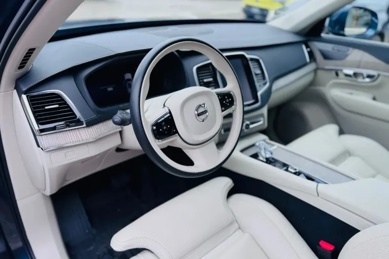 Volvo XC90 din 2024 cu 48.472 km - oferta VOL160201 - foto 17