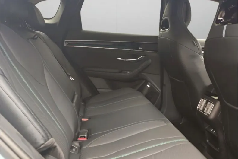 BYD SEAL U din 2025 cu 15 km - oferta BYD160221 - foto 8