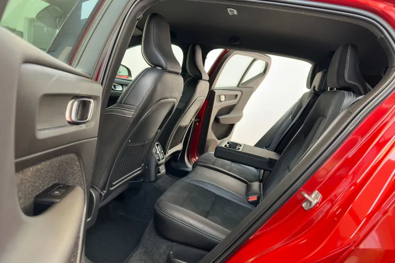 Volvo XC40 din 2020 cu 157.000 km - oferta VOL160222 - foto 8