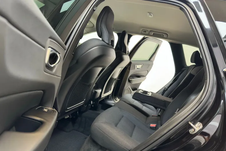 Volvo XC60 din 2022 cu 177.000 km - oferta VOL160223 - foto 8