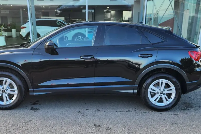 Audi Q3 din 2025 cu 10 km - oferta AUD160236 - foto 4