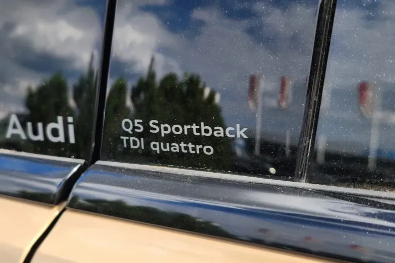 Audi Q5 din 2025 cu 1 km - oferta AUD160238 - foto 8