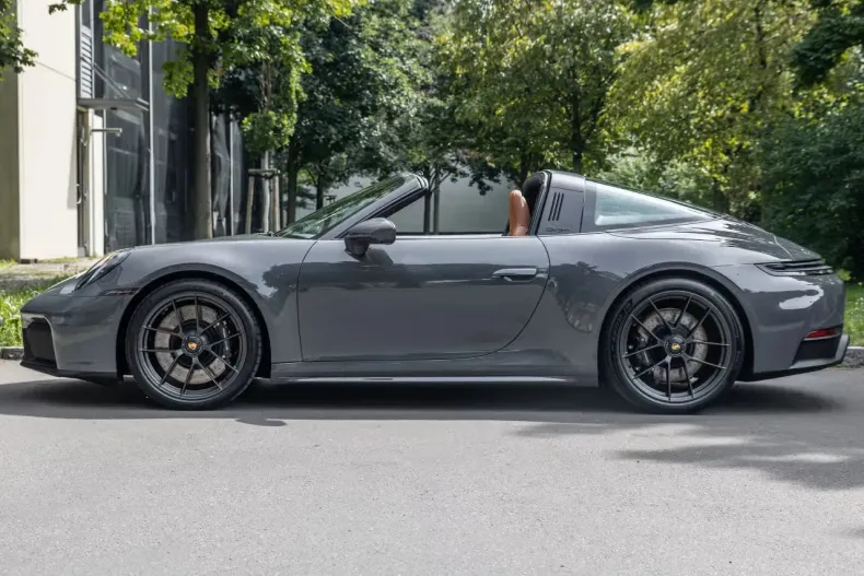 Porsche 911 din 2025 cu 3.800 km - oferta POR160244 - foto 4