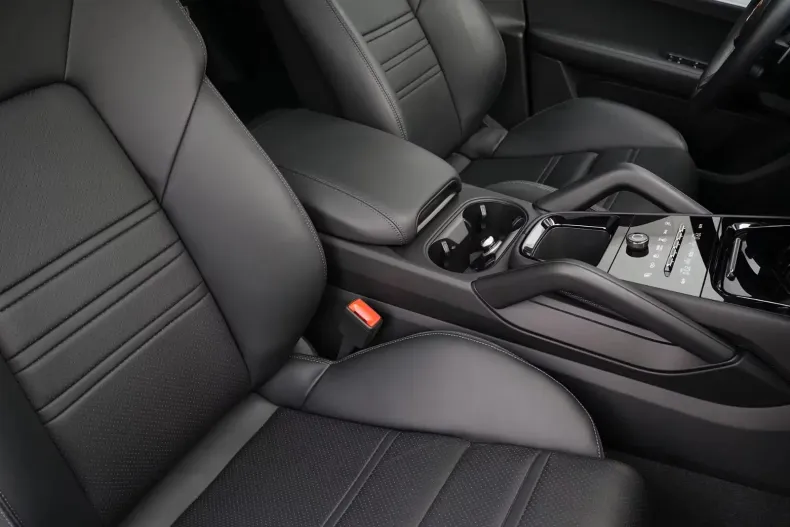 Porsche Cayenne Coupe din 2024 cu 18.500 km - oferta POR160247 - foto 24