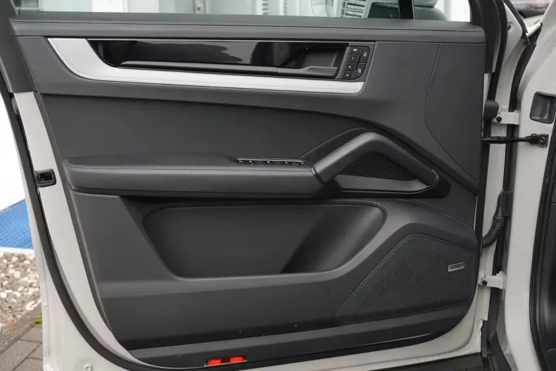 Porsche Cayenne Coupe din 2024 cu 18.500 km - oferta POR160247 - foto 32