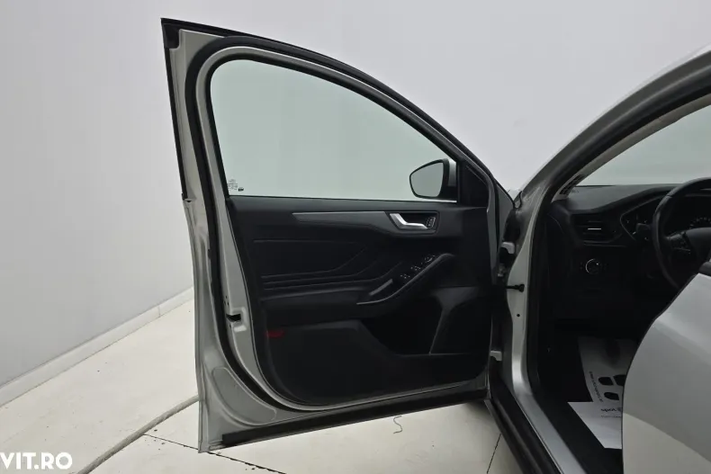 Ford Focus din 2019 cu 99.603 km - oferta FOR160269 - foto 10