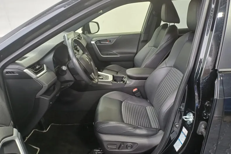 Toyota RAV4 din 2021 cu 70.963 km - oferta TOY160271 - foto 5