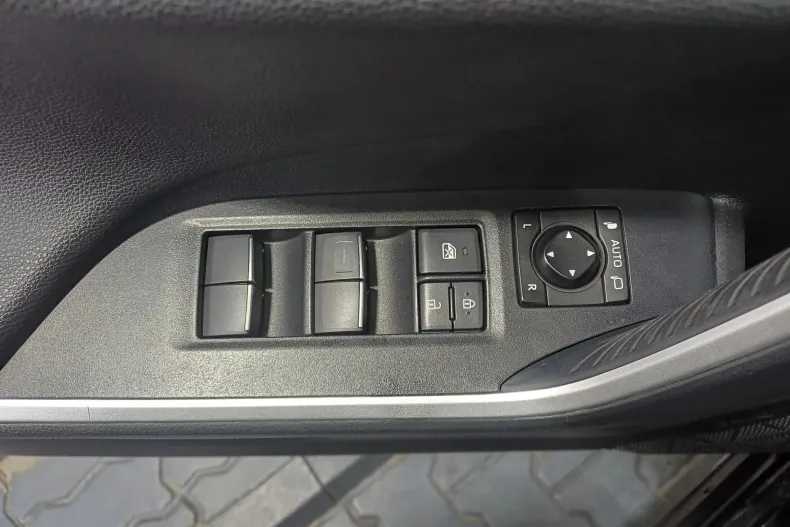 Toyota RAV4 din 2021 cu 70.963 km - oferta TOY160271 - foto 9