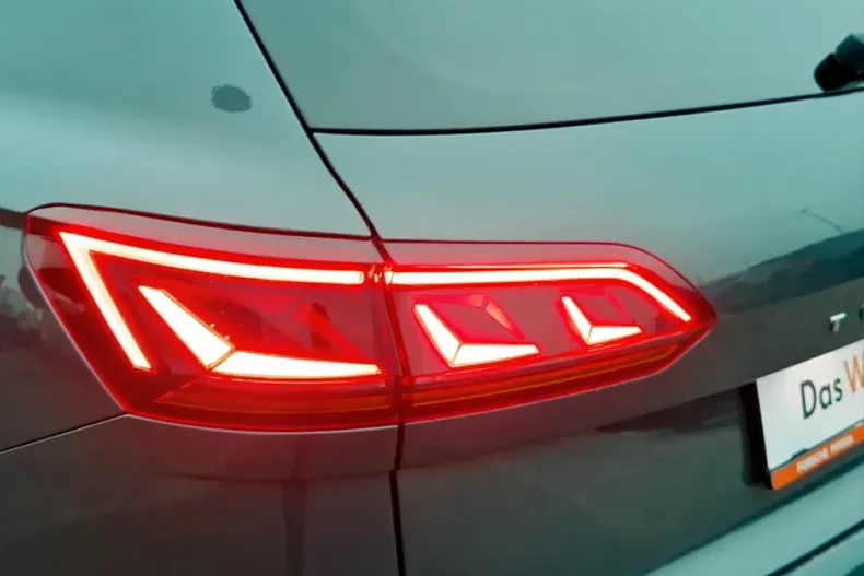 Volkswagen Touareg din 2019 cu 77.304 km - oferta VOL160279 - foto 10